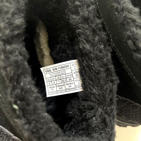 NWOB $190 Original UGG Venture Daze Ultra Mini Boots Size 8 Black Leather Suede - Picture 11 of 12